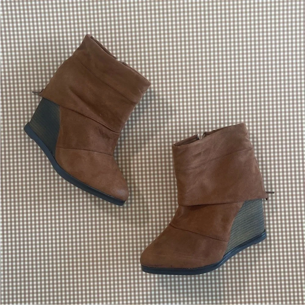 Qupid winter‎ booties. Size 8.5 - Picture 2 of 16